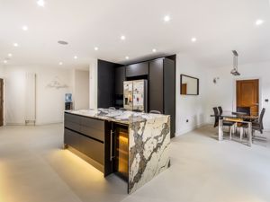 Photo 21- click for photo gallery